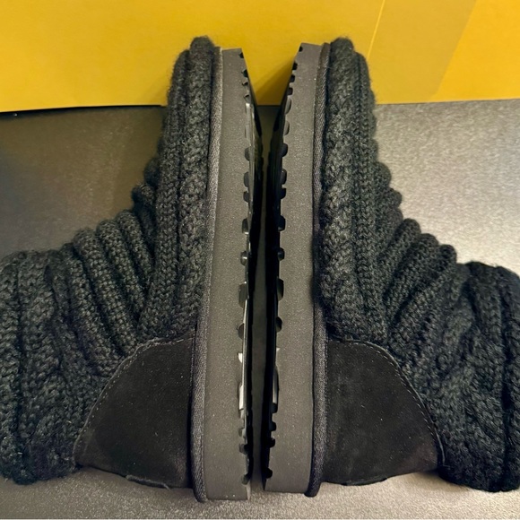 UGG Classic Mini Black Knit Boots - Picture 9 of 16